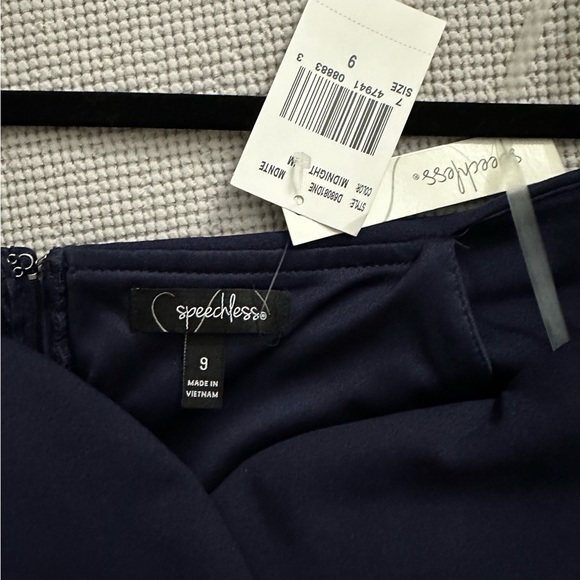 NWT NAVY BLUE cocktail dress M Off the Shoulder size 9 - Picture 2 of 3